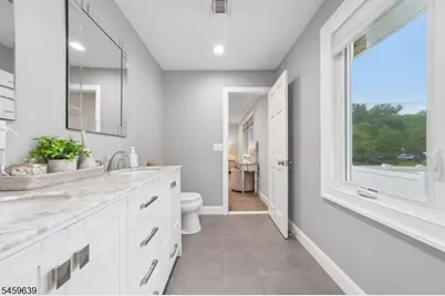 41 Carlos Dr, Fairfield, NJ 07004 - Photo 20