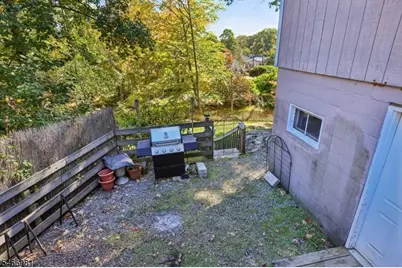 47 Jefferson Trl, Hopatcong, NJ 07843 - Photo 22