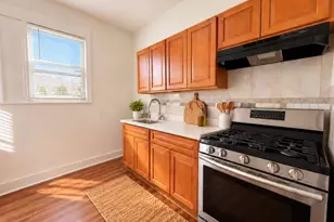 970 W Grand St, Elizabeth, NJ 07202 - Photo 4