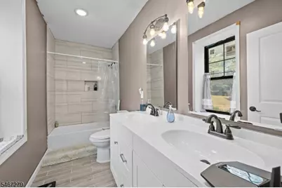 891 River Dr, Elmwood Park, NJ 07407 - Photo 24