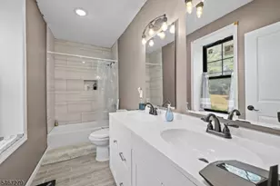 891 River Dr, Elmwood Park, NJ 07407 - Photo 24