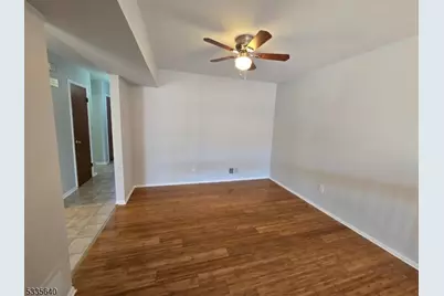 154 Castle Ridge Dr, East Hanover Township, NJ 07936 - Photo 6