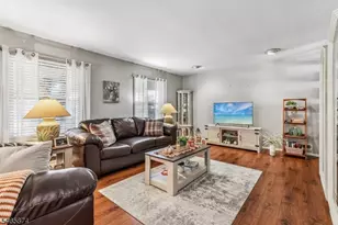 12 Mirror Pl, Jefferson Township, NJ 07438 - Photo 6