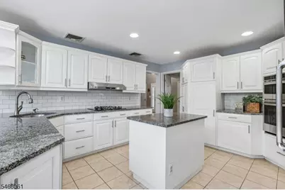 6 Lauren Ct, Wayne, NJ 07470 - Photo 12