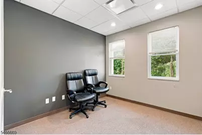 28 Bowling Green Pkwy 2A, Jefferson Township, NJ 07849 - Photo 4