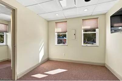 28 Bowling Green Pkwy, Jefferson Township, NJ 07849 - Photo 14