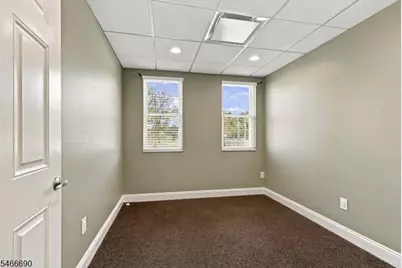 28 Bowling Green Pkwy, Jefferson Township, NJ 07849 - Photo 16