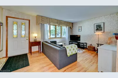 13 Graham Pl, Wanaque, NJ 07465 - Photo 4