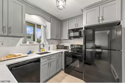 164 Diamond Bridge Ave #9, Hawthorne, NJ 07506 - Photo 26