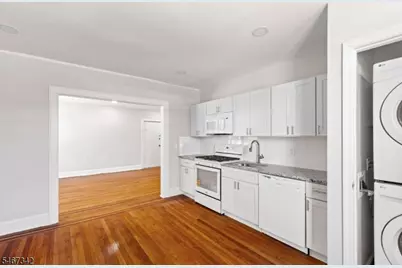 55 Grove St #110, Montclair, NJ 07042 - Photo 4