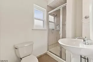 91 Laurel St, Ridgefield, NJ 07660 - Photo 18