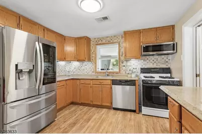143 Snowhill St, Spotswood, NJ 08884 - Photo 8
