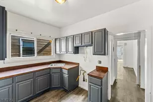61 Rose Terrace, Newark, NJ 07108 - Photo 10