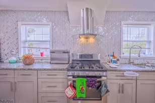 16 Bayview Ave, Newark, NJ 07112 - Photo 8