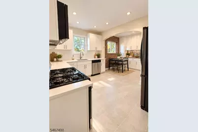 696 Clinton Ave #2, Newark, NJ 07108 - Photo 8
