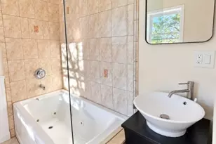 696 Clinton Ave, Newark, NJ 07108 - Photo 46