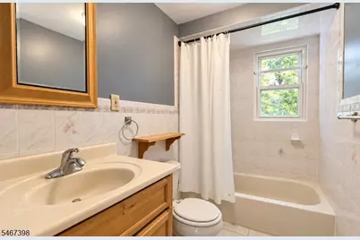 24 Countryside Dr, Livingston, NJ 07039 - Photo 8
