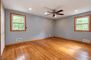 24 Countryside Dr, Livingston, NJ 07039 - Photo 6