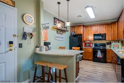 319 Regency Pl #319, Woodbridge Township, NJ 07095 - Photo 2