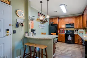 319 Regency Pl, Woodbridge Township, NJ 07095 - Photo 2