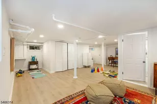 22 Euclid Pl, Montclair, NJ 07042 - Photo 40