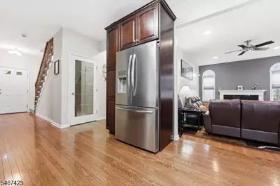 17 Windsor Ln, Lopatcong Township, NJ 08865 - Photo 8