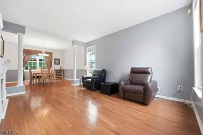 17 Windsor Ln, Lopatcong Township, NJ 08865 - Photo 4