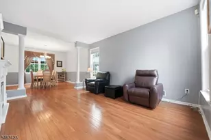 17 Windsor Ln, Lopatcong Township, NJ 08865 - Photo 4
