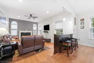 17 Windsor Ln, Lopatcong Township, NJ 08865 - Photo 10