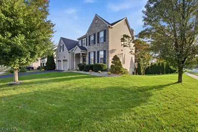17 Windsor Ln, Lopatcong Township, NJ 08865 - Photo 2