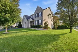 17 Windsor Ln, Lopatcong Township, NJ 08865 - Photo 2