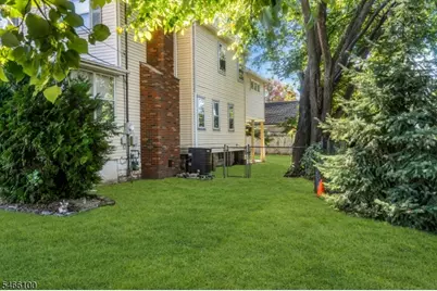 416 Roosevelt St, Roselle Park, NJ 07204 - Photo 36