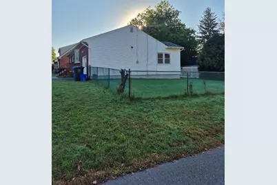 45 N Laurel Ave, Woodbridge Township, NJ 08830 - Photo 4