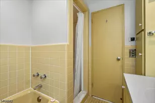 585 Trinity Pl, Westfield, NJ 07090 - Photo 16