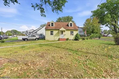 2 Dawn Dr, Clark Township, NJ 07066 - Photo 2