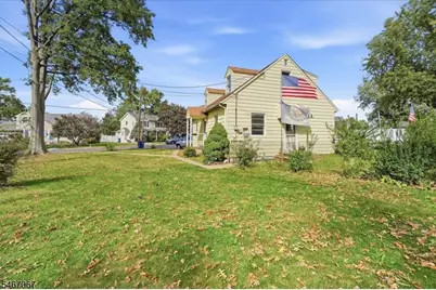 2 Dawn Dr, Clark Township, NJ 07066 - Photo 4