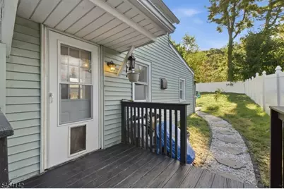 16 Green St, Oxford Township, NJ 07863 - Photo 32