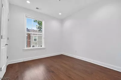 18 Parkside Ln, Teaneck Township, NJ 07666 - Photo 16