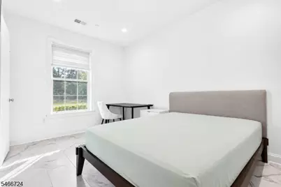 18 Parkside Ln, Teaneck Township, NJ 07666 - Photo 12