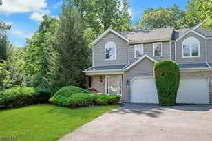 92 Edgefield Dr, Parsippany, NJ 07950 - Photo 2