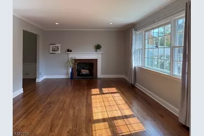 9 Harrison Ct, Summit, NJ 07901 - Photo 4