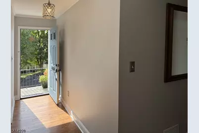 9 Harrison Ct, Summit, NJ 07901 - Photo 2