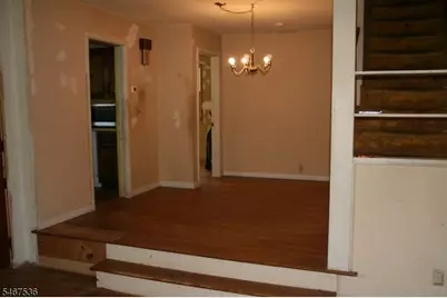 9 Robin Hood Rd, Parsippany, NJ 07950 - Photo 4