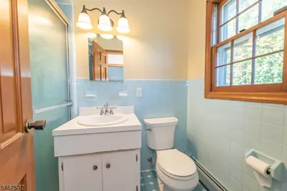 115 Churchill Dr, Clifton, NJ 07013 - Photo 16