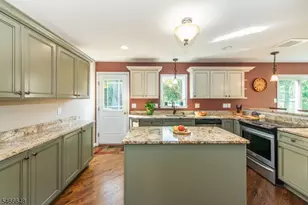 9 Old Traveled Way, Roxbury Township, NJ 07852 - Photo 8