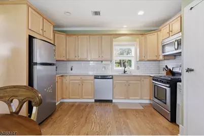 28 East St, Clinton Township, NJ 08801 - Photo 8