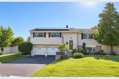 15 Foxwood Dr, Franklin Township, NJ 08873 - Photo 2