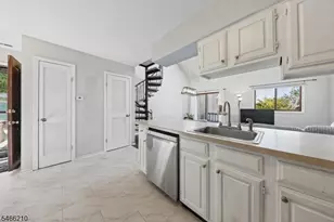 1 Red Lodge Dr, Vernon, NJ 07462 - Photo 10