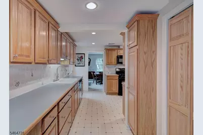 52 Crescent Rd, Livingston, NJ 07039 - Photo 12