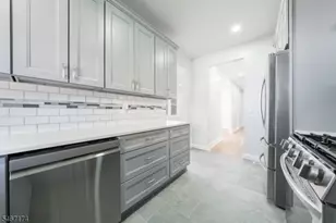 137 Amherst St, East Orange, NJ 07018 - Photo 14
